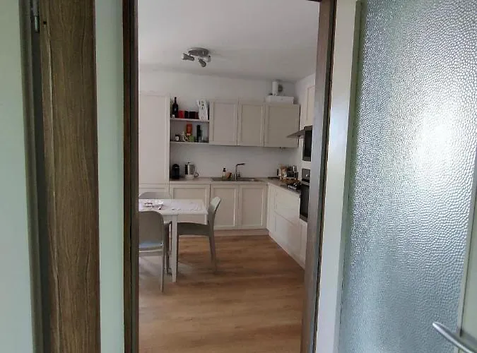 Apartment Dreaming *